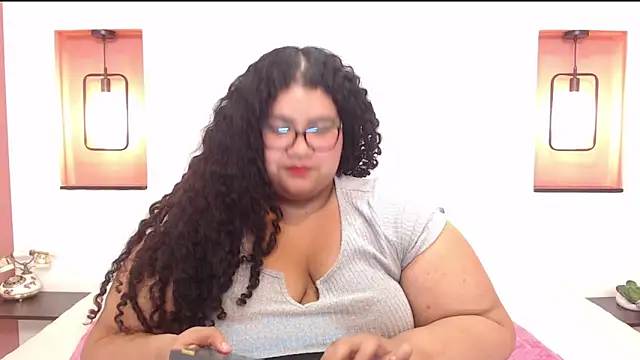 Snapshot of Miley_Collins chatting on 11, 3, 2025 Miley Collins online show from 11, 3, 2025