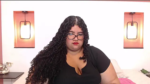 Snapshot of Miley_Collins chatting on 12, 3, 2025 Miley Collins online show from 12, 3, 2025