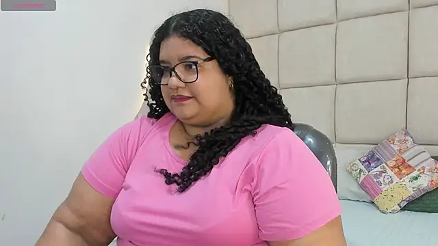 Snapshot of Miley_Collins chatting on 3, 11, 2025 Miley Collins online show from 3, 11, 2025