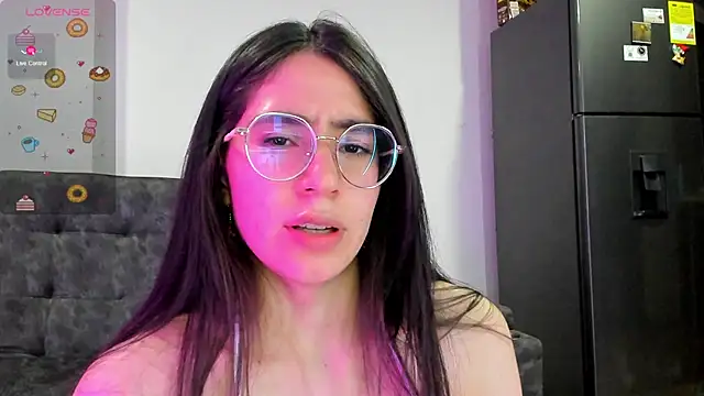 emmadiaz1 online show from 16, 1, 2025