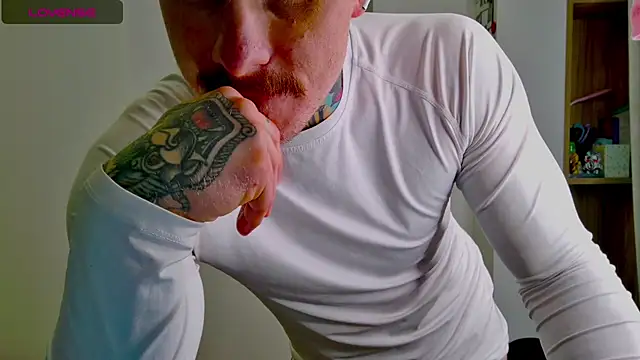 Snapshot of white_King9999 chatting on 12, 2, 2026 white King9999 online show from 12, 2, 2026