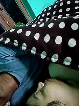 Lustyful Couple online show from 17, 12, 2024