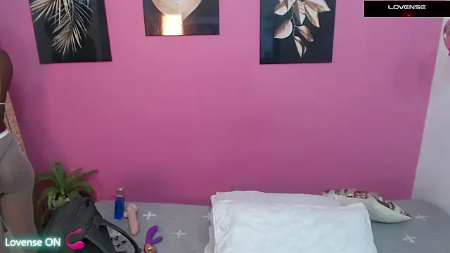 petitelittleebony online show from 9, 3, 2025