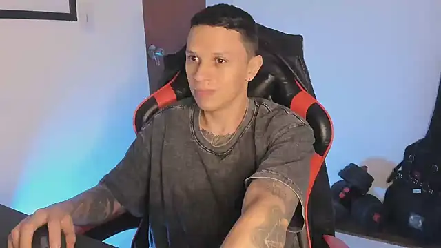 Snapshot of goodboy69l chatting on 18, 7, 2026 goodboy69l online show from 18, 7, 2026