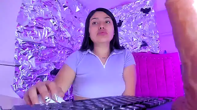 SarahStones online show from 24, 11, 2025