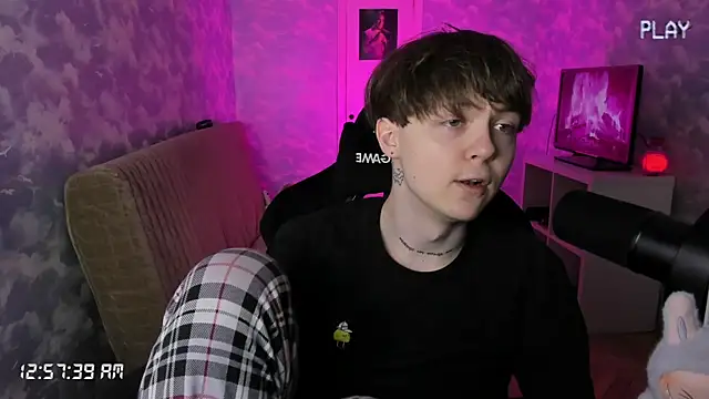 Snapshot of charonbaby1 chatting on 12, 10, 2025 charonbaby1 online show from 12, 10, 2025