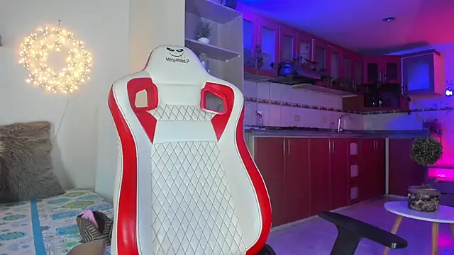 honey fox1 online show from 28, 1, 2025