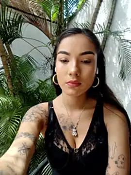 Snapshot of scarlet_castro chatting on 25, 11, 2025 scarlet castro online show from 25, 11, 2025