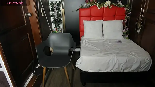 SexyNaf online show from 18, 12, 2025