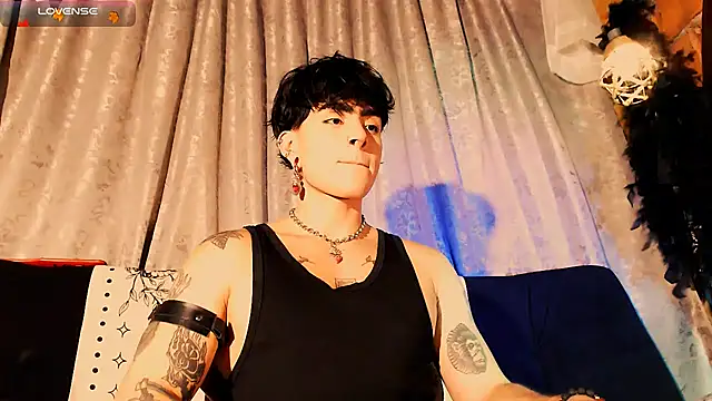 Snapshot of Mathew_stardust chatting on 4, 10, 2025 Mathew stardust online show from 4, 10, 2025