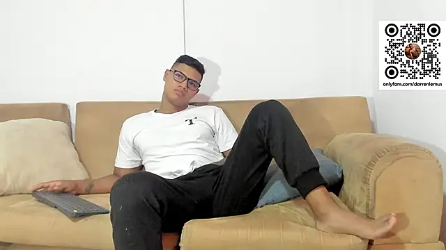 Snapshot of Darren_hot2 chatting on 7, 2, 2025 Darren hot2 online show from 7, 2, 2025