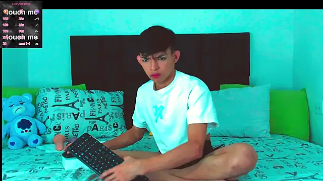 Snapshot of Tonny_twink_ chatting on 16, 2, 2025 Tonny twink online show from 16, 2, 2025