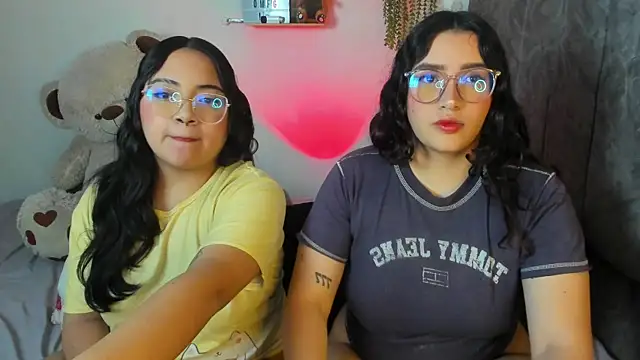 maddie-and-chelsea- online show from 29, 11, 2025