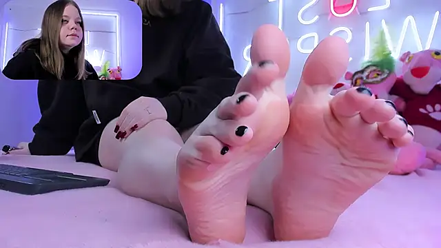 Snapshot of footfetish_baby chatting on 27, 1, 2025 footfetish baby online show from 27, 1, 2025