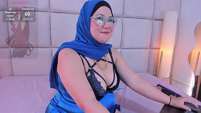 Scarlette 33 online show from 25, 3, 2026