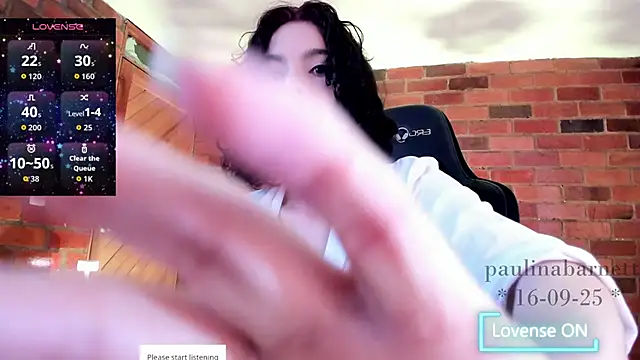 Snapshot of paulinabarnett- chatting on 17, 9, 2025 paulinabarnett- online show from 17, 9, 2025