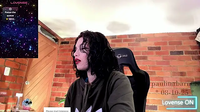 Snapshot of paulinabarnett- chatting on 8, 10, 2025 paulinabarnett- online show from 8, 10, 2025