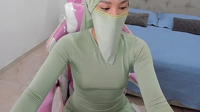 Snapshot of Hanaa_latif chatting on 23, 12, 2024 Hanaa latif online show from 23, 12, 2024