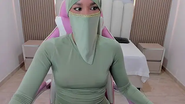 Snapshot of Hanaa_latif chatting on 18, 1, 2025 Hanaa latif online show from 18, 1, 2025