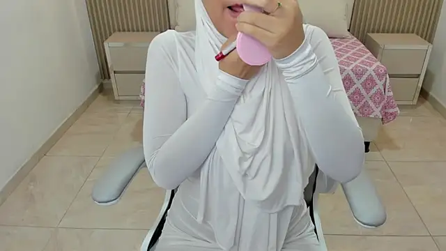 Snapshot of Hanaa_latif chatting on 18, 3, 2025 Hanaa latif online show from 18, 3, 2025