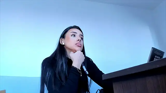 hornyemma   online show from 8, 1, 2025