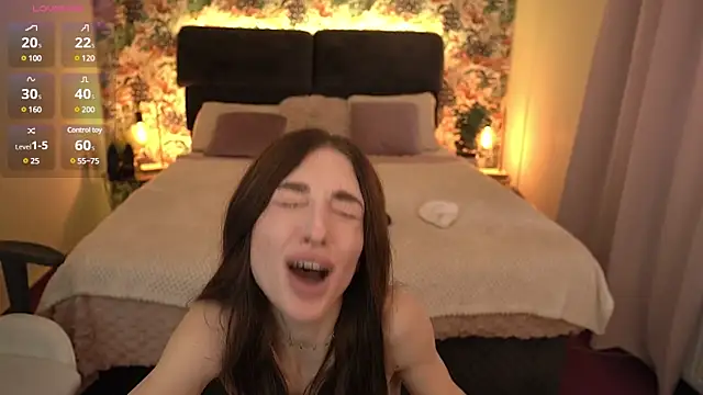 Alice Arwen online show from 25, 1, 2025