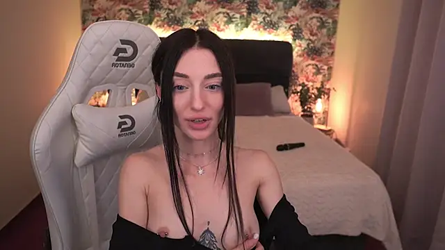 Alice Arwen online show from 17, 3, 2025