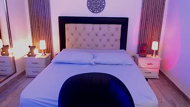 zoe jones13 online show from 15, 10, 2025