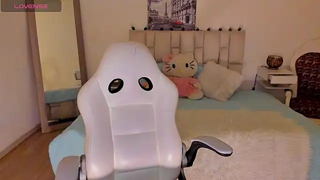 zoe turnner 18 online show from 15, 10, 2025