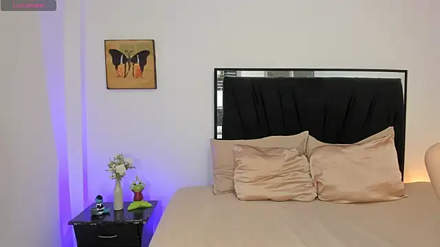 lilithTeen1  online show from 16, 10, 2025