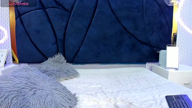 Snapshot of LARISSAEVANS chatting on 27, 2, 2025 LARISSAEVANS online show from 27, 2, 2025