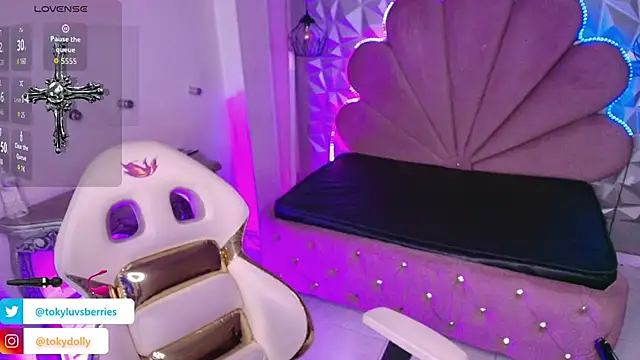 toky doll online show from 10, 10, 2025