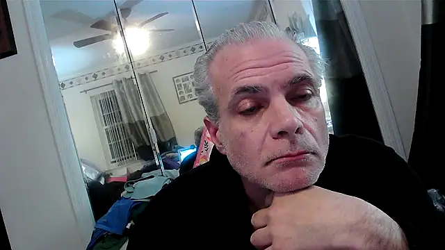 Snapshot of Hand69someguy chatting on 12, 5, 2026 Hand69someguy online show from 12, 5, 2026