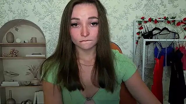  Barbie Kiss  online show from 26, 9, 2025