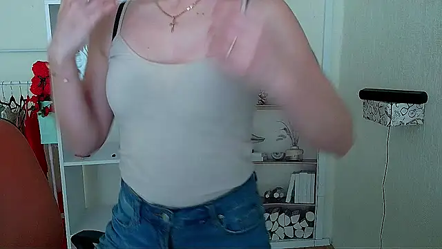 Snapshot of _Barbie_Kiss_ chatting on 11, 6, 2026 Barbie Kiss online show from 11, 6, 2026