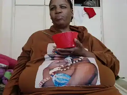 Snapshot of tinagiant chatting on 18, 1, 2025 tinagiant online show from 18, 1, 2025