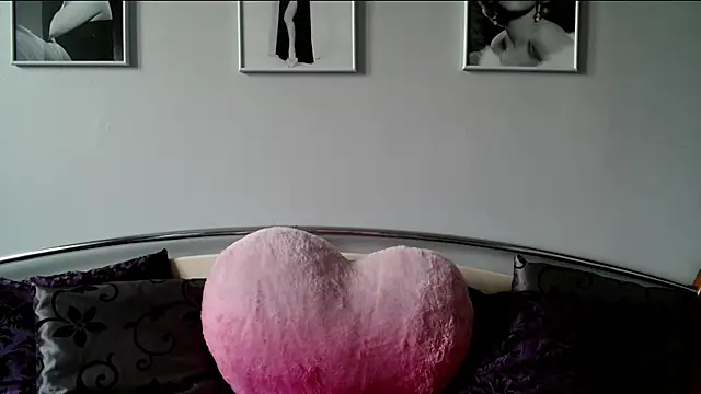 sexyjennyeu online show from 12, 2, 2025