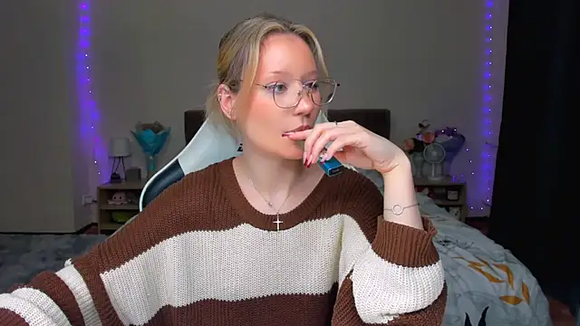 Snapshot of DearLia chatting on 20, 9, 2025 DearLia online show from 20, 9, 2025