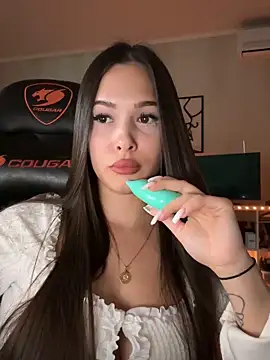 EricaWalls online show from 16, 9, 2025