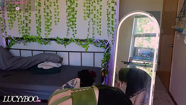 lovelylucyy online show from 10, 7, 2026