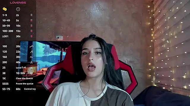 Charlotte greys online show from 1, 3, 2025