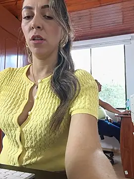 Snapshot of rachellboom chatting on 26, 5, 2026 rachellboom online show from 26, 5, 2026