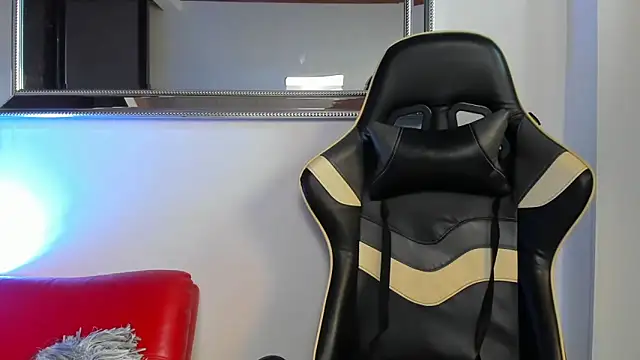 julian wallace online show from 2, 4, 2026