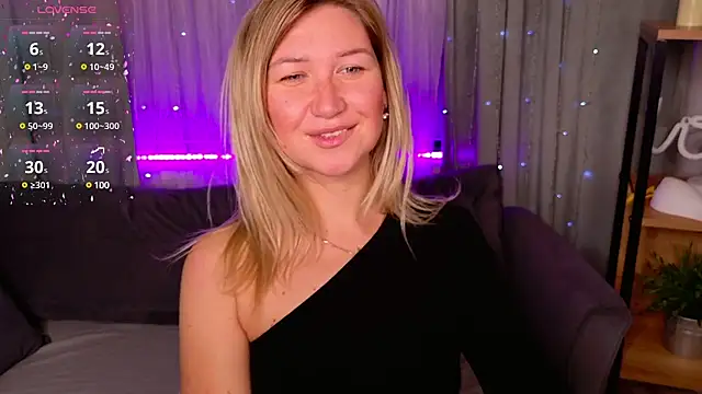 Snapshot of MilaBott chatting on 1, 2, 2025 MilaBott online show from 1, 2, 2025