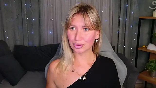 Snapshot of MilaBott chatting on 22, 7, 2026 MilaBott online show from 22, 7, 2026
