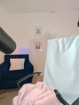 helena smith online show from 9, 3, 2026