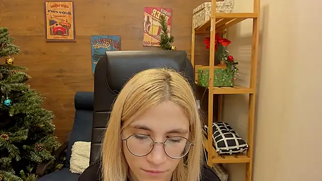 Moon13152 online show from 25, 12, 2024