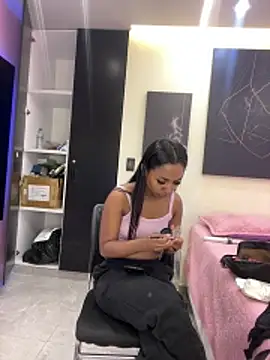 Snapshot of GabrielaLugo chatting on 15, 5, 2026 GabrielaLugo online show from 15, 5, 2026
