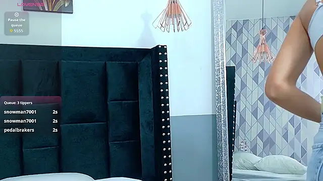 Beautifulskinny18 online show from 18, 4, 2026