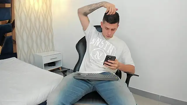 Yeiko Romero  online show from 18, 2, 2025